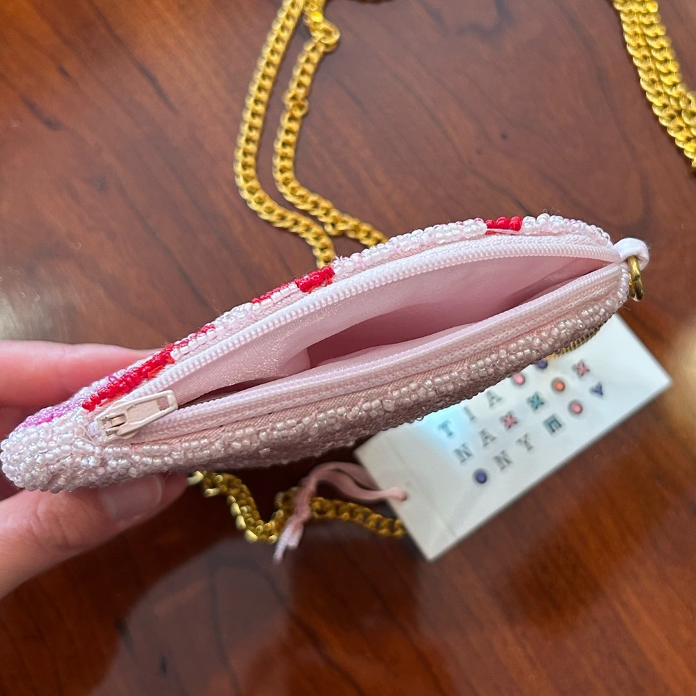NWT Tiana NY XOXO Heart Chain Strap Bag - Picture 11 of 11